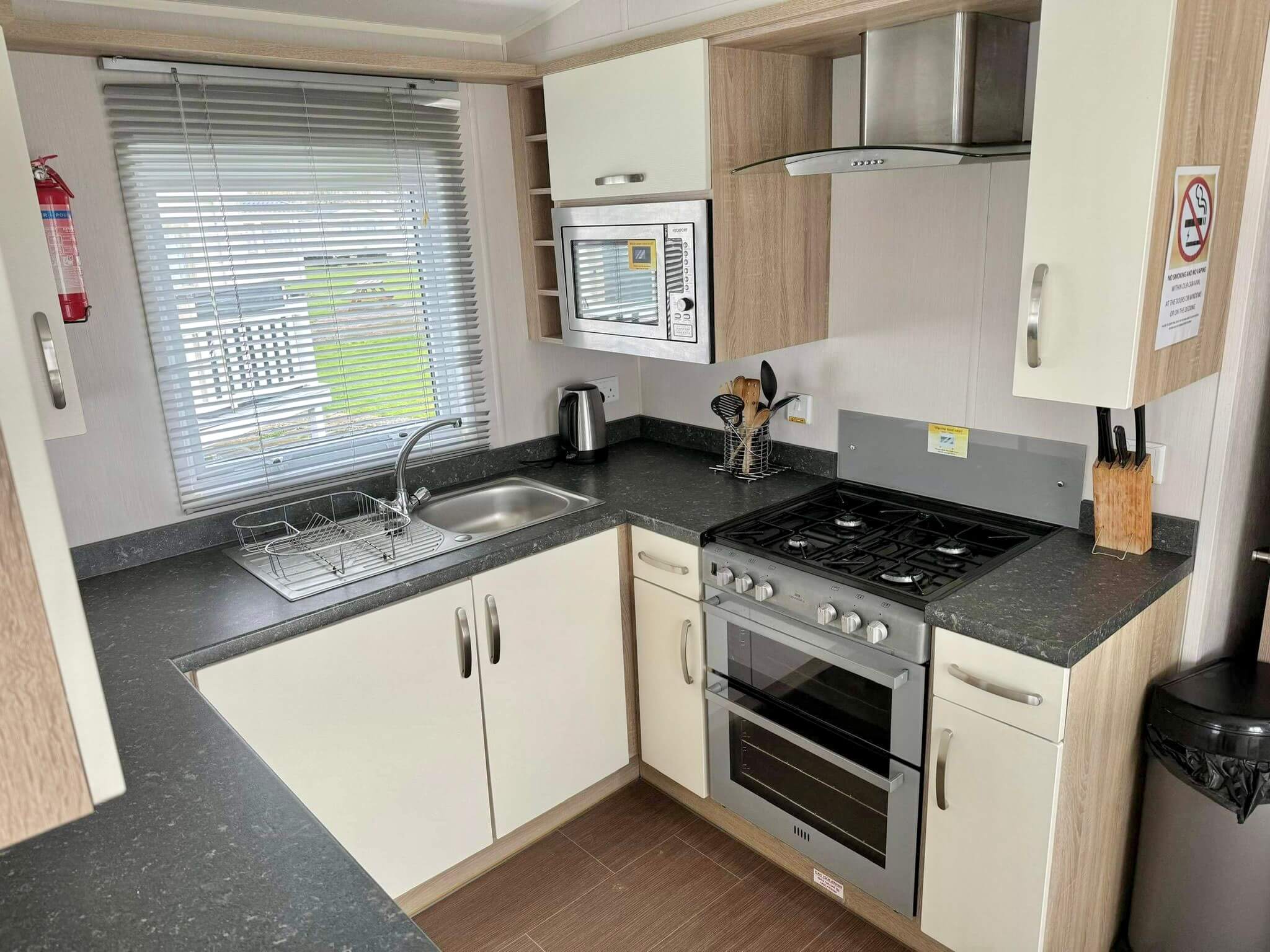 Used 2015 Willerby Avonmore for sale at Butlins Minehead